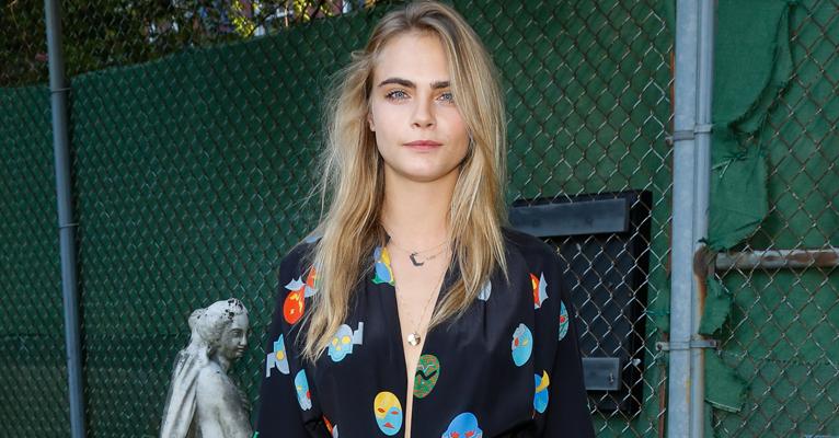 Cara Delevingne diz não se importar com críticas sobre sua bissexualidade