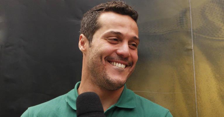 Famosos elogiam desempenho de Júlio César no jogo do Brasil contra o Chile
