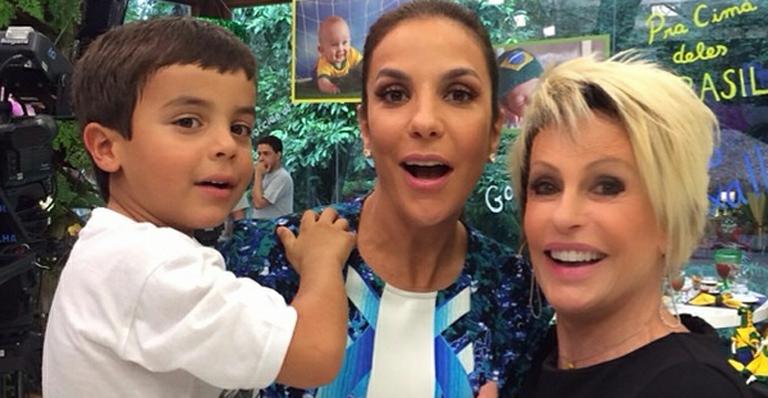 Filho de Ivete, Marcelo acompanha a mãe em participação no Mais Você