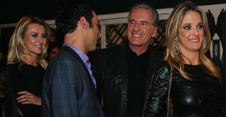 Ticiane Pinheiro e César Tralli encontram Roberto Justus e Ana Paula Siebert em festa