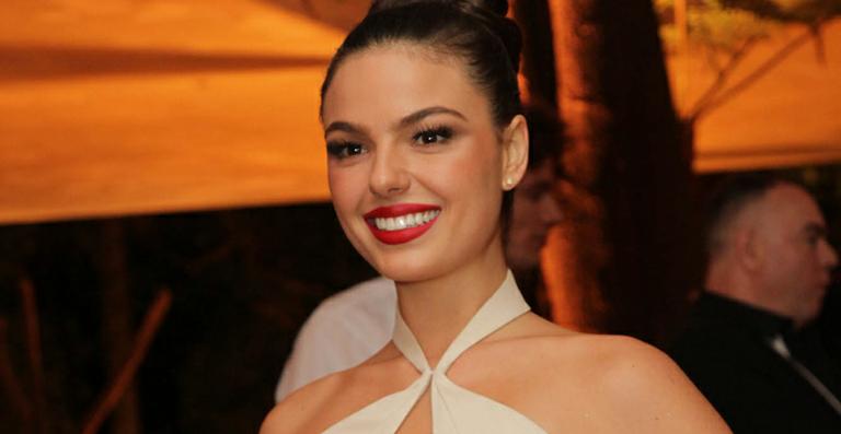 Comparada à personagem ‘ninfeta’, Isis Valverde agradece Aguinaldo Silva