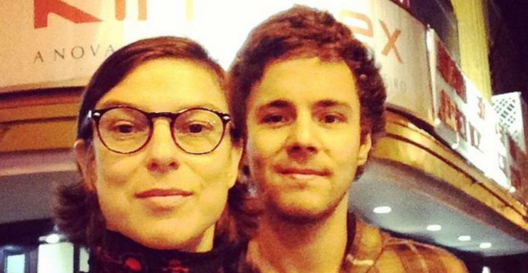 Maria Paula se despede de cinema com o marido, Victor Valansi