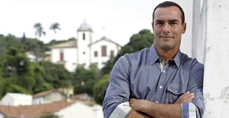 Paulo Zulu confirma crise no casamento: “Momento diferente, de afastamento”