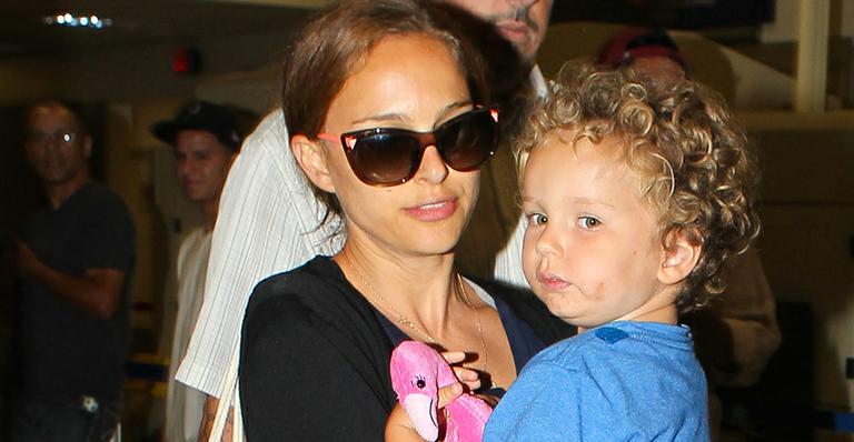 Natalie Portman faz rara aparição pública com o filho, Aleph