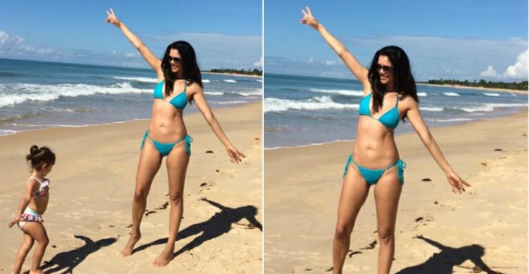Daniela Albuquerque se diverte de biquíni e mostra corpão “sem filtro”