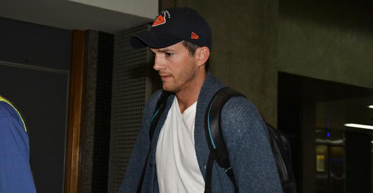 Antes de se tornar papai, Ashton Kutcher dá as boas vindas para seu sobrinho