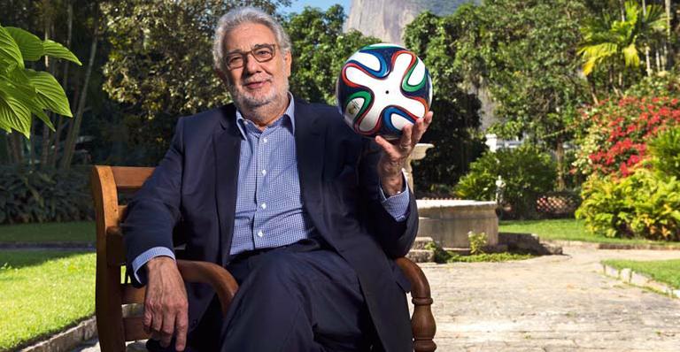 Plácido Domingo declara seu amor pela Copa e conta que está ansioso para a final
