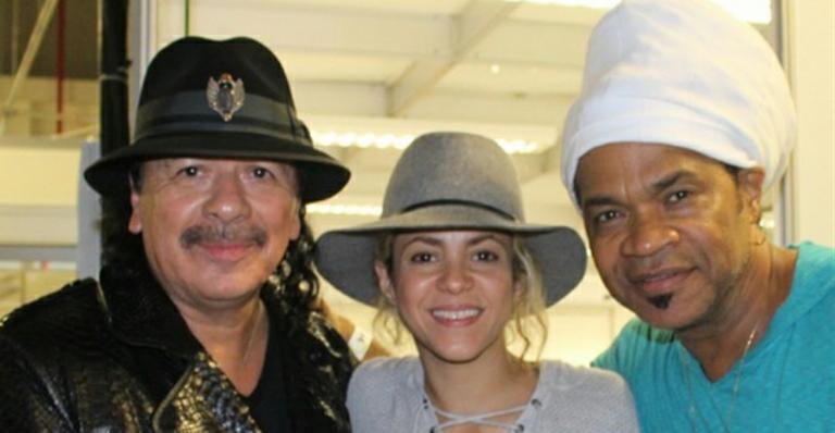Shakira publica foto com Carlinhos Brown no ensaio para a final da Copa