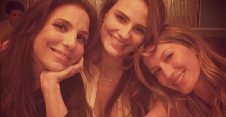 Gisele Bündchen janta com Ivete Sangalo e Fernanda Tavares no Rio