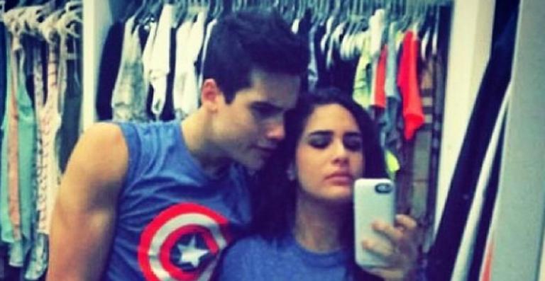 Lívian Aragão usa roupa igual do namorado, Nicolas Prattes