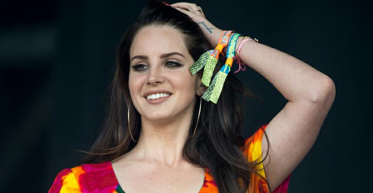 Lana Del Rey diz que já dormiu com vários caras da indústria musical