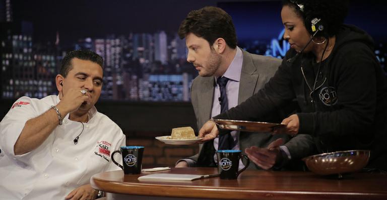 Buddy Valastro experimenta rapadura e bananada com Danilo Gentili no SBT