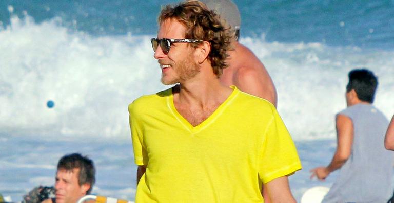 Príncipe de Mônaco, Andrea Casiraghi aproveita o dia com a mulher no Rio de Janeiro