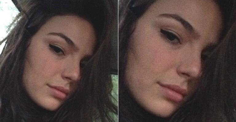 Isis Valverde faz selfie quase sem make e é elogiada