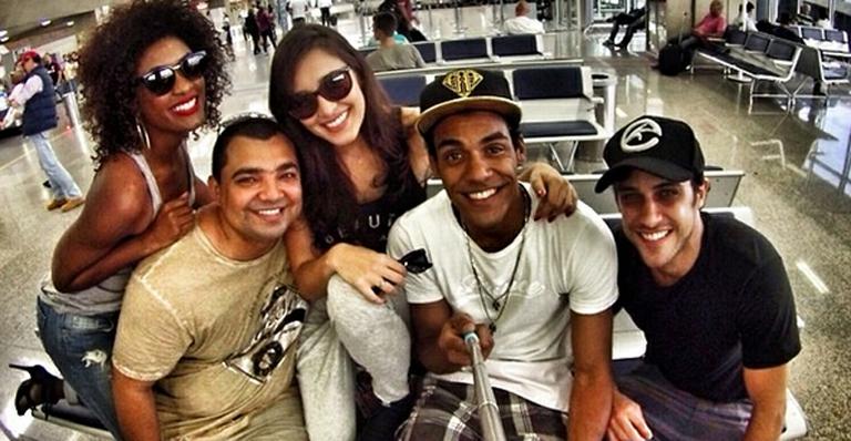 Atores de Em Família curtem as férias juntos