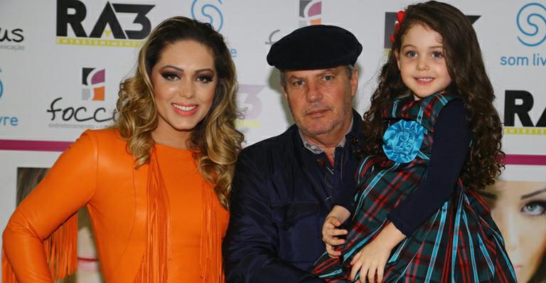 Tânia Mara recebe amigos e familiares em show no Rio