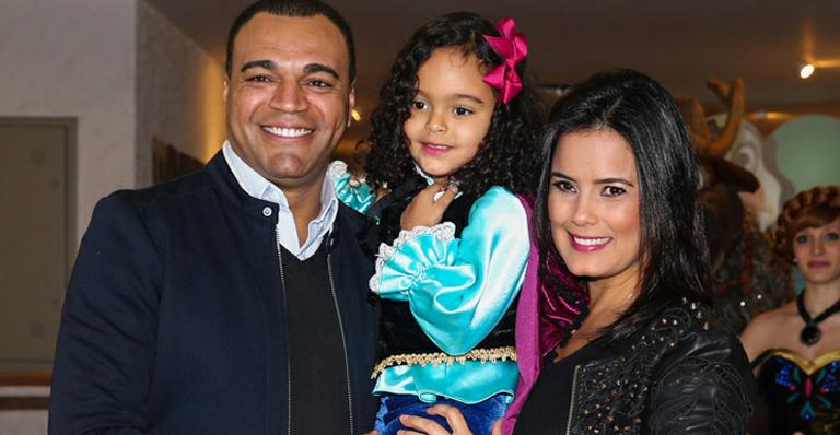 Luciele Di Camargo comemora o aniversário de 4 anos da filha