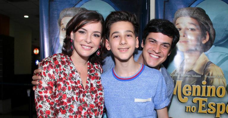 Mateus Solano e elenco conferem a pré-estreia de ‘O Menino do Espelho’