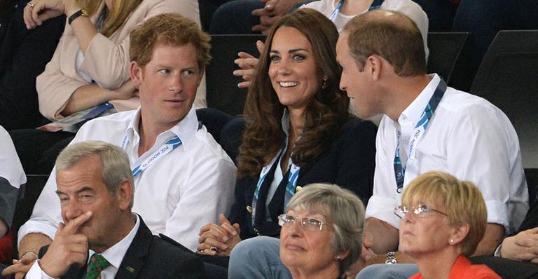 Kate Middleton se diverte com Príncipes William e Harry nos jogos de Commonwealth