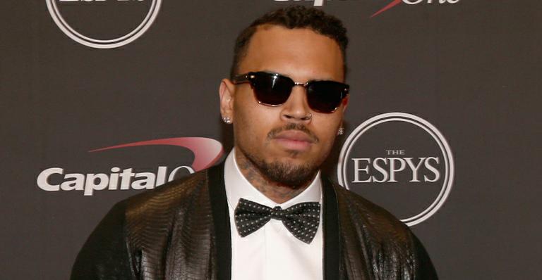 Assaltantes invadem casa de Chris Brown na Califórnia, diz site
