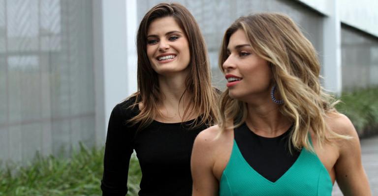 Grazi Massafera e Isabeli Fontana gravam programa de TV