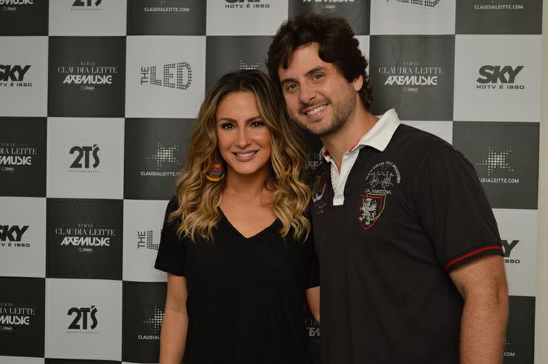 Claudia Leitte diz ser possessiva com marido: “Quero saber quem manda mensagem para o meu homem”
