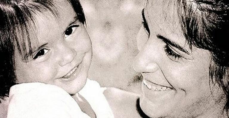 Cleo Pires mostra foto da infância: ‘Filha de pata, patinha é’