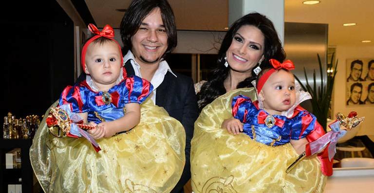 Gêmeas de Natália Guimarães tocam bateria com o papai Leandro