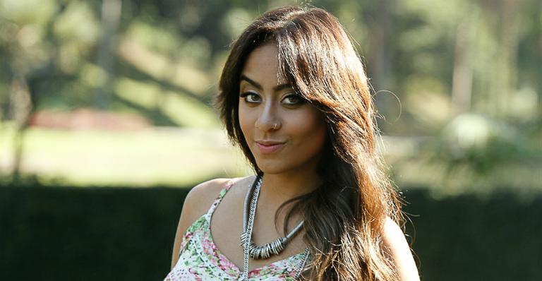 Rafaella Santos, irmã de Neymar, exibe corpão antes de surfar