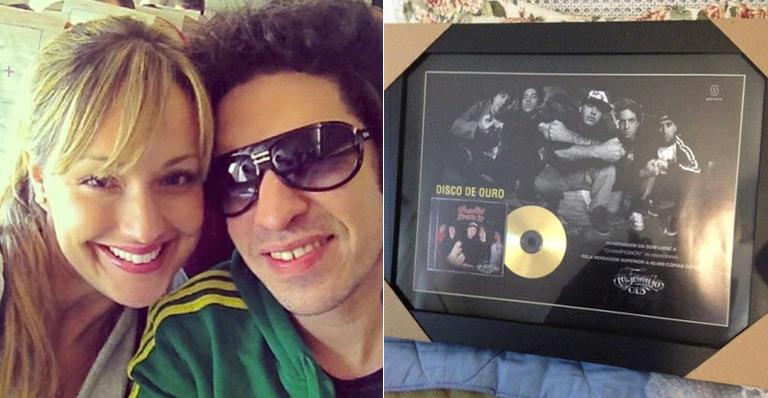 Viúva de Champignon recebe disco de ouro do último álbum da banda Charlie Brown Jr