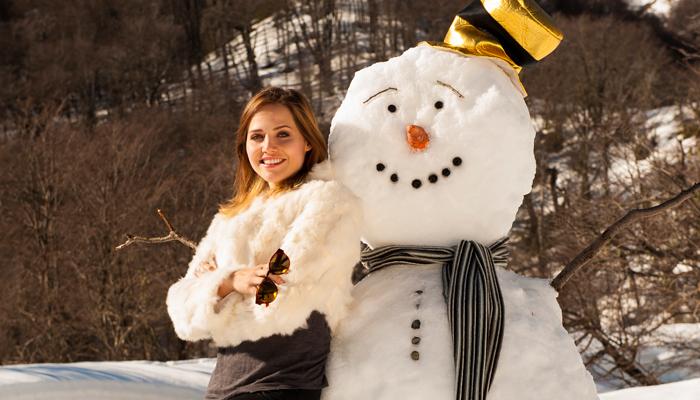 Letícia Colin recupera suas energias na neve