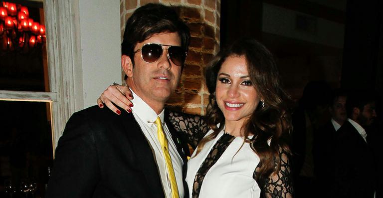 Maria Melilo janta com o cirurgião plástico Dr. Rey