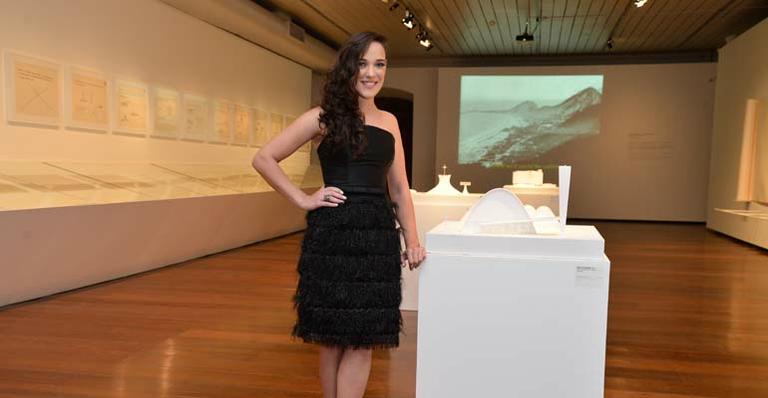 Adriana Birolli enaltece a arte de Oscar Niemeyer