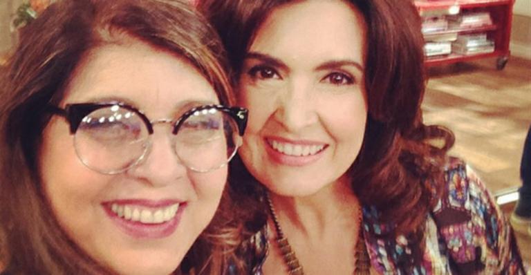 Rainha do Instagram, Roberta Miranda faz selfie com Fátima Bernardes