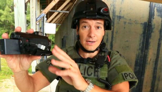Em Miami, Rodrigo Faro faz o treinamento da SWAT, a polícia americana
