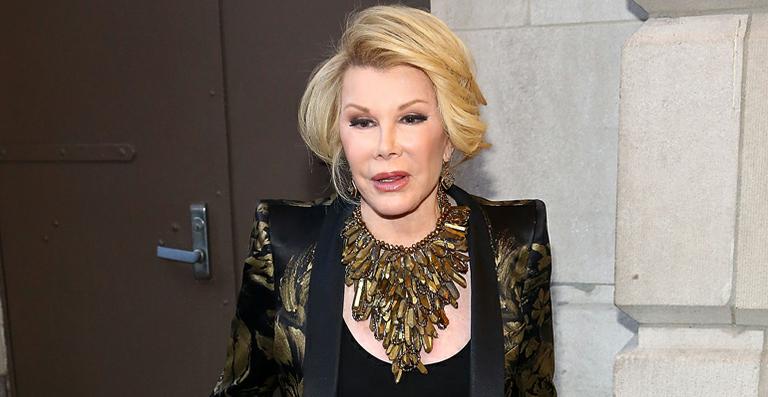Médico tirou selfie com Joan Rivers anestesiada e fez biópsia sem autorização