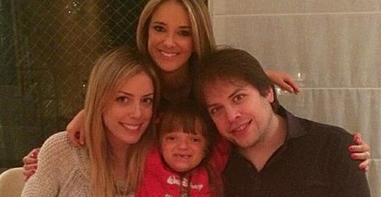 Após separação, Ticiane Pinheiro janta com filhos de Roberto Justus