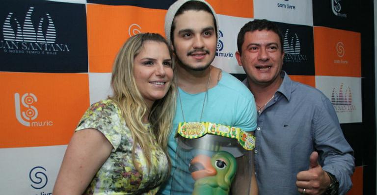 Tom Veiga, intérprete do Louro José, vai ao show de Luan Santana