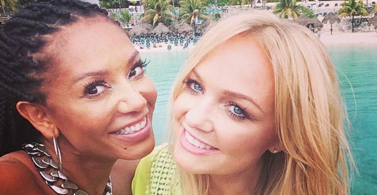 Encontro de Spice Girls: Mel B e Emma Bunton fazem selfie no México