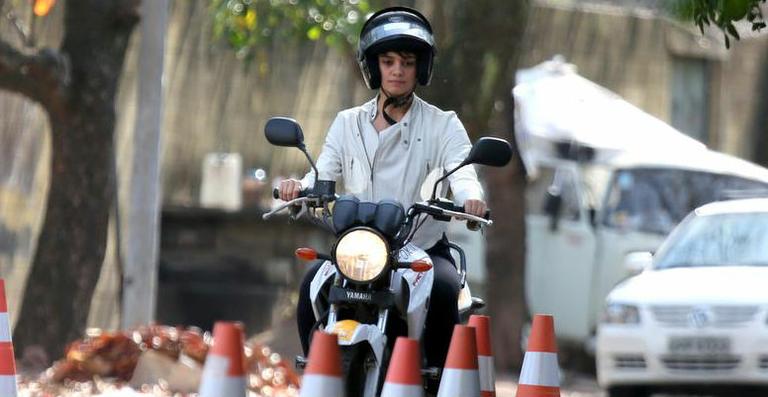 Sophie Charlotte fala de suas aulas de moto para novo filme