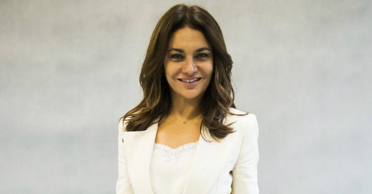 Dira Paes revela como mantém a forma aos 45 anos