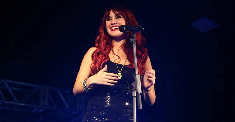 Dulce María agita os fãs cariocas com show de sua turnê