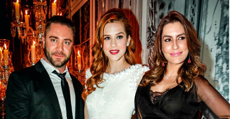 As belas Sophia Abrahão e Ticiana Villas Boas prestigiam desfile de vestidos de casamento