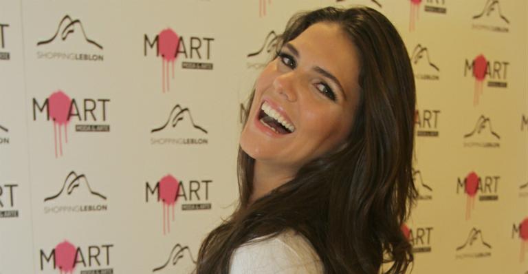 Cinco meses após dar à luz, Daniella Sarahyba exibe corpo sequinho