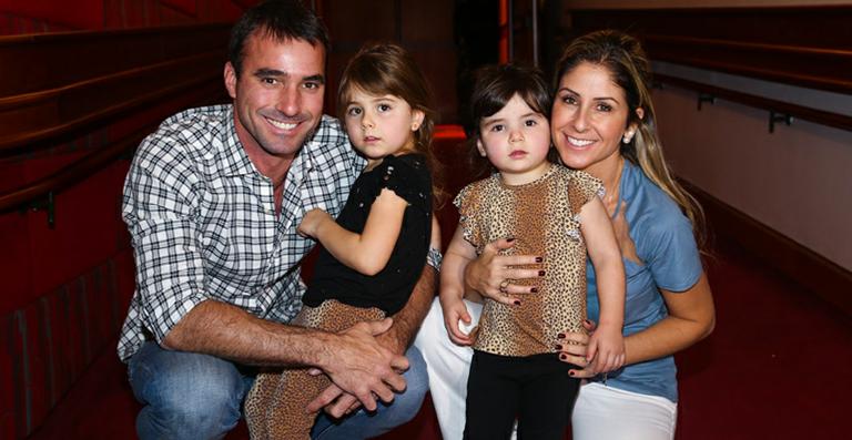 Patrícia Maldonado mostra semelhança das filhas com ela e o marido, Guilherme Arruda