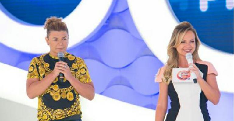 David Brazil diz que pagou R$ 14 mil por implante e revela ter cantado Léo Santana