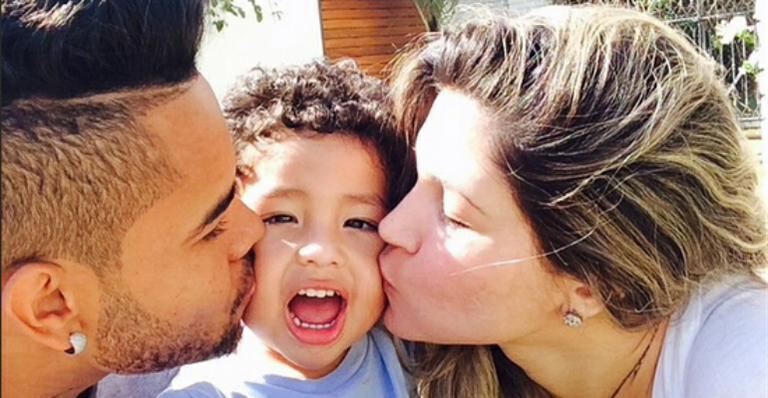 Dentinho comemora aniversário do filho: ‘Papai te ama muito’