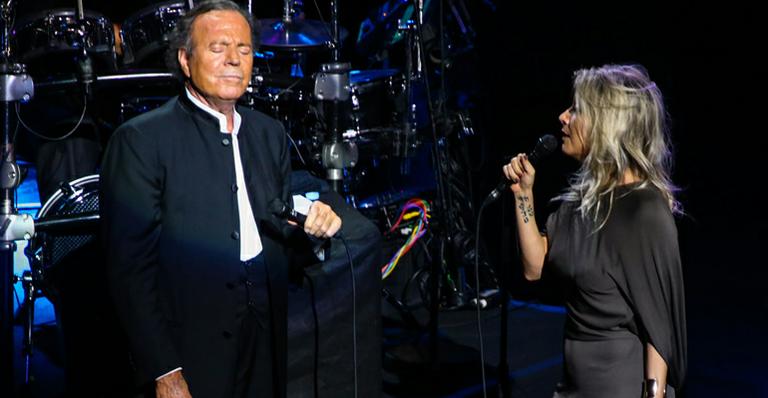 Luiza Possi canta com Julio Iglesias em último show do cantor em São Paulo