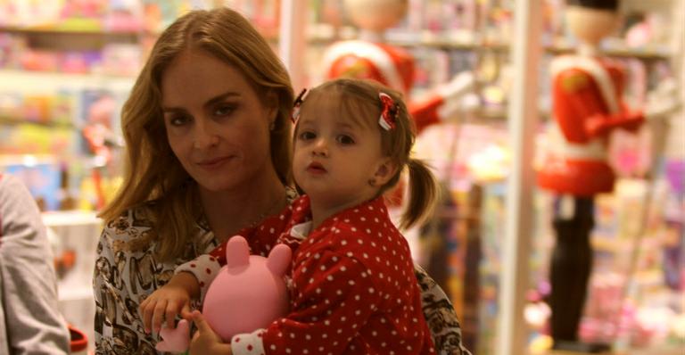 Eva, filha de Angélica e Luciano Huck, completa dois anos e ganha parabéns da mãe