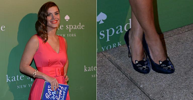 Sapato de Carolina Dieckmann chama a atenção durante evento